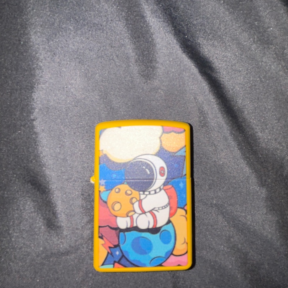 Astronaut Zippo - Yellow